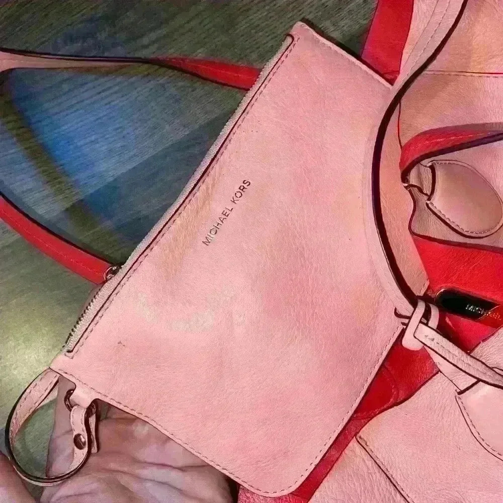 Michael Kors Reversable Purse with wallet - Picture 4 of 4